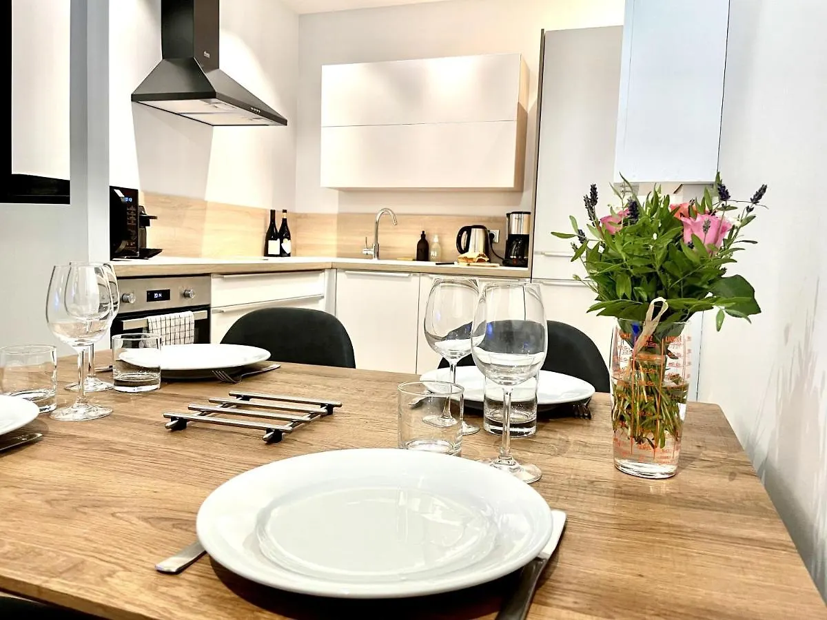 Appartement Le Patio**** T3 avec terrasse, centre d'Aix-les-B. à Aix-les-Bains