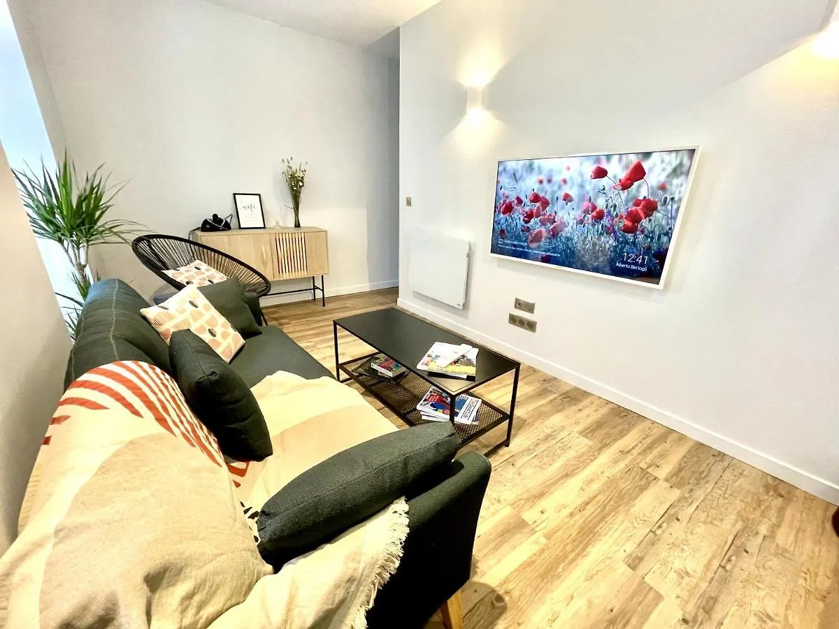 Appartement Le Patio**** T3 avec terrasse, centre d'Aix-les-B. à Aix-les-Bains