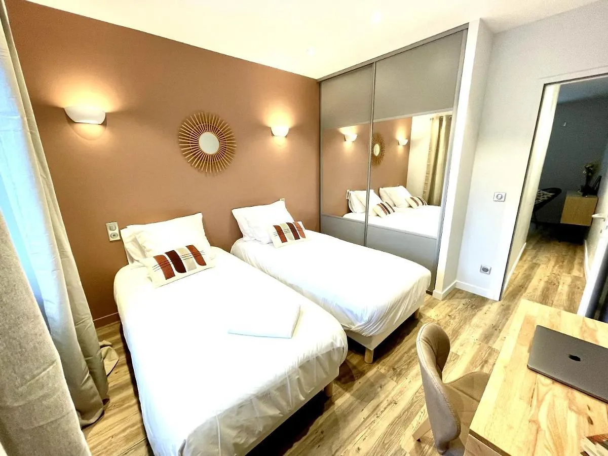 Appartement Le Patio**** T3 avec terrasse, centre d'Aix-les-B. à Aix-les-Bains