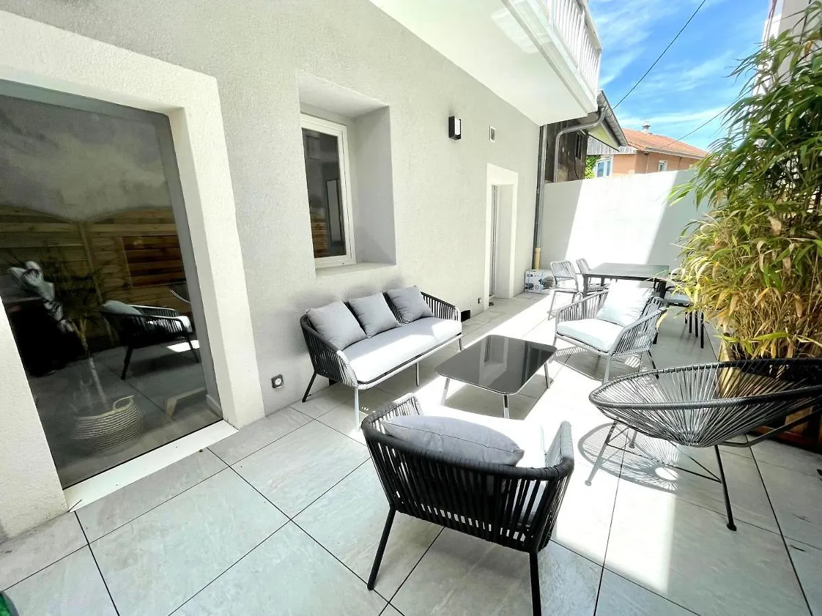 Appartement Le Patio**** T3 avec terrasse, centre d'Aix-les-B. à Aix-les-Bains 0*,  France